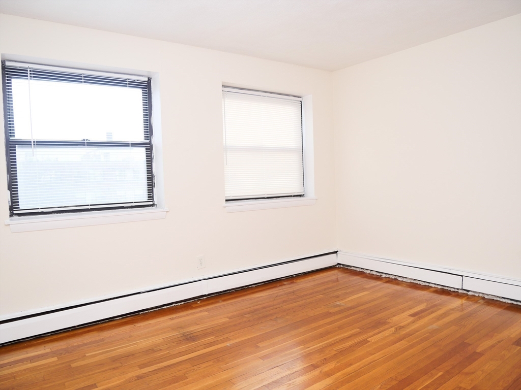 1027 Commonwealth # 21 Property Photo 4