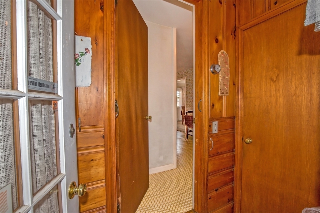 56 Summer Dr Property Photo 8