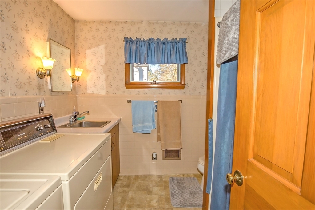 56 Summer Dr Property Photo 17