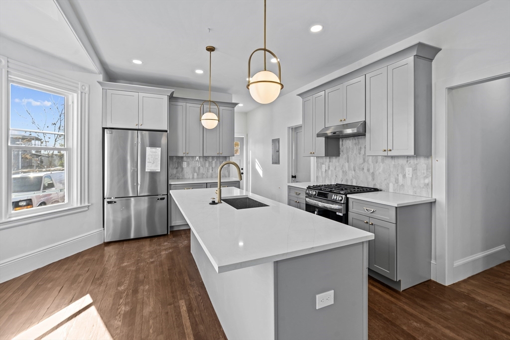 12 Magnolia Sq # 1 Property Photo 3