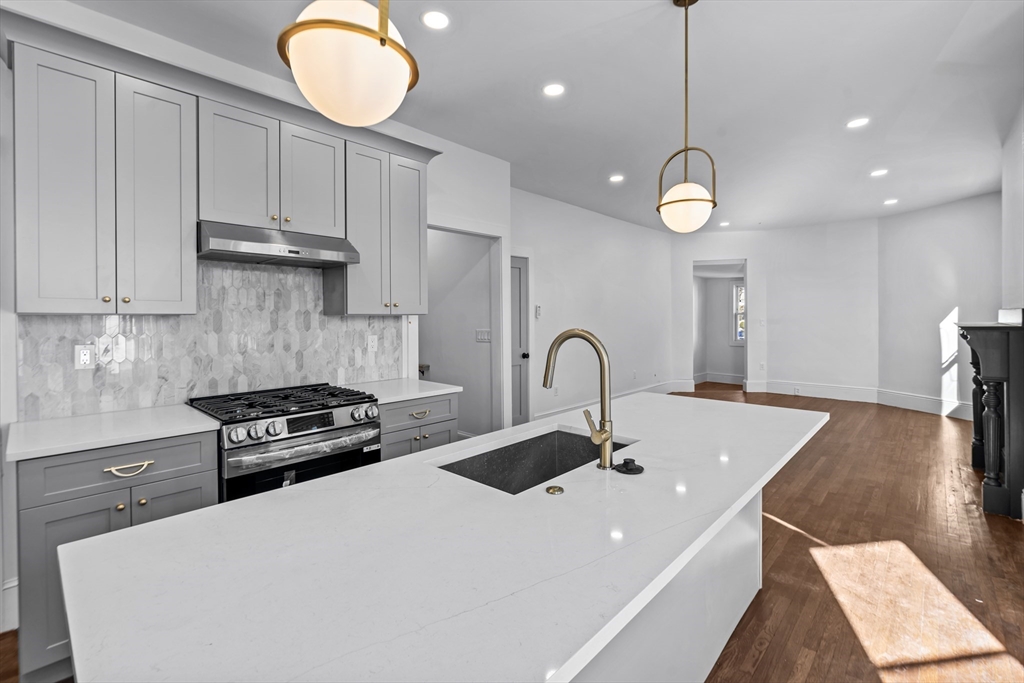 12 Magnolia Sq # 1 Property Photo 7