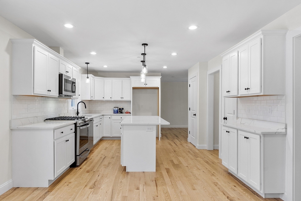 1093 Broadway Property Photo 2