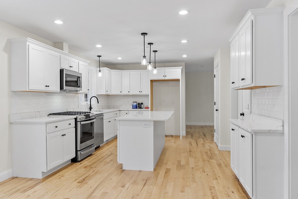 1093 Broadway Property Photo 3