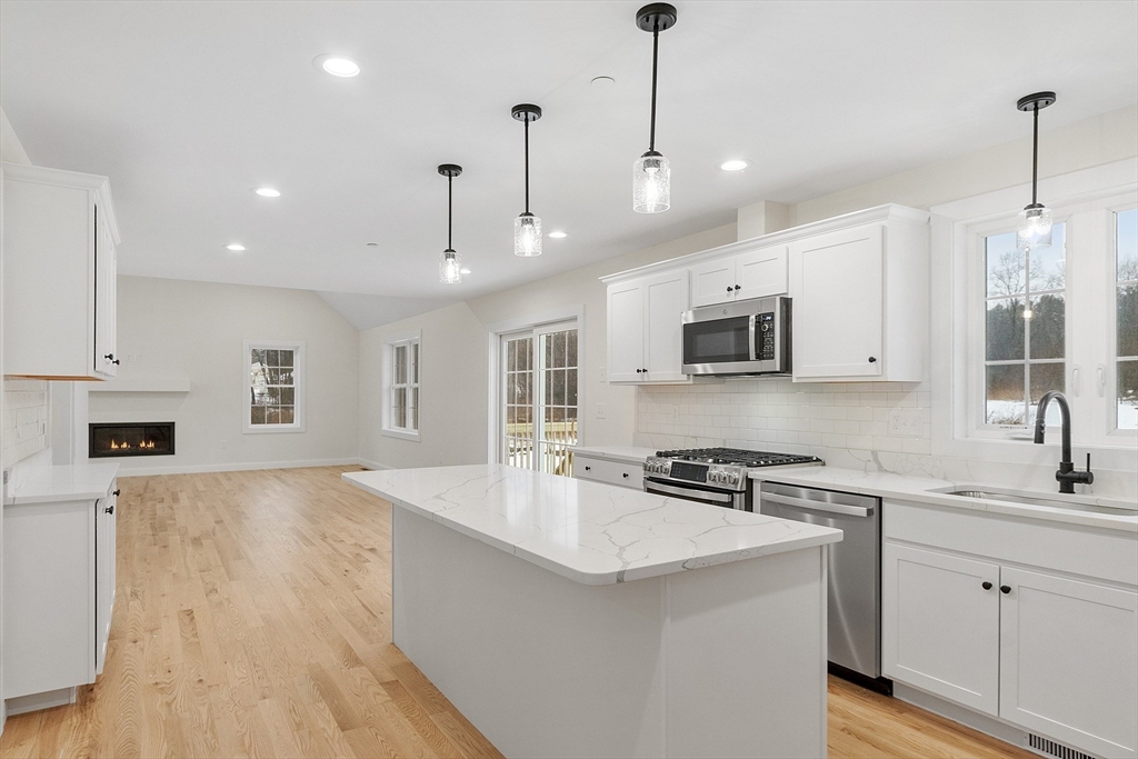 1093 Broadway Property Photo 4