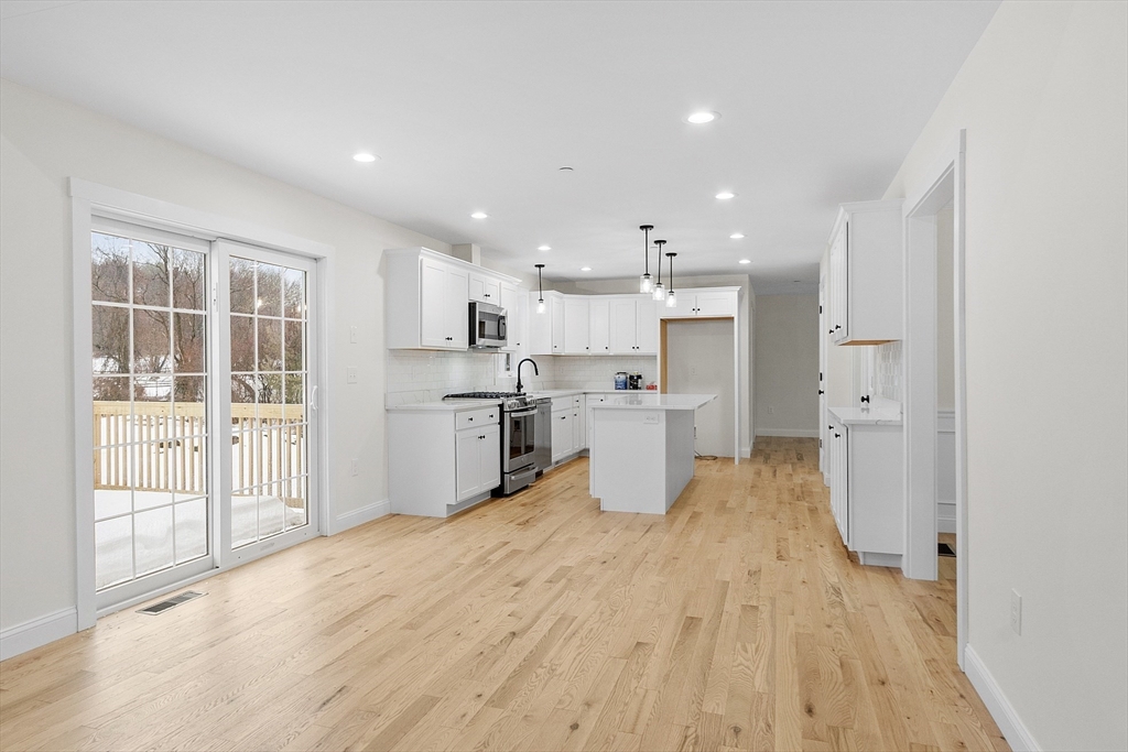 1093 Broadway Property Photo 6