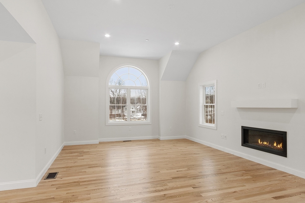 1093 Broadway Property Photo 8