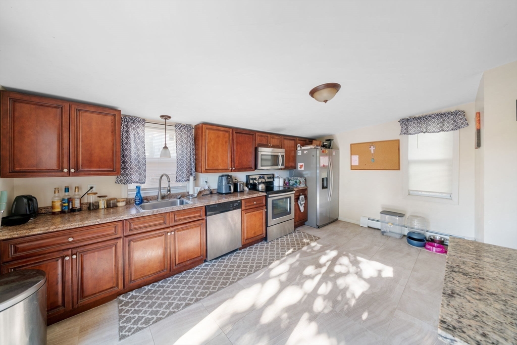 231 Pleasant Street Property Photo 7