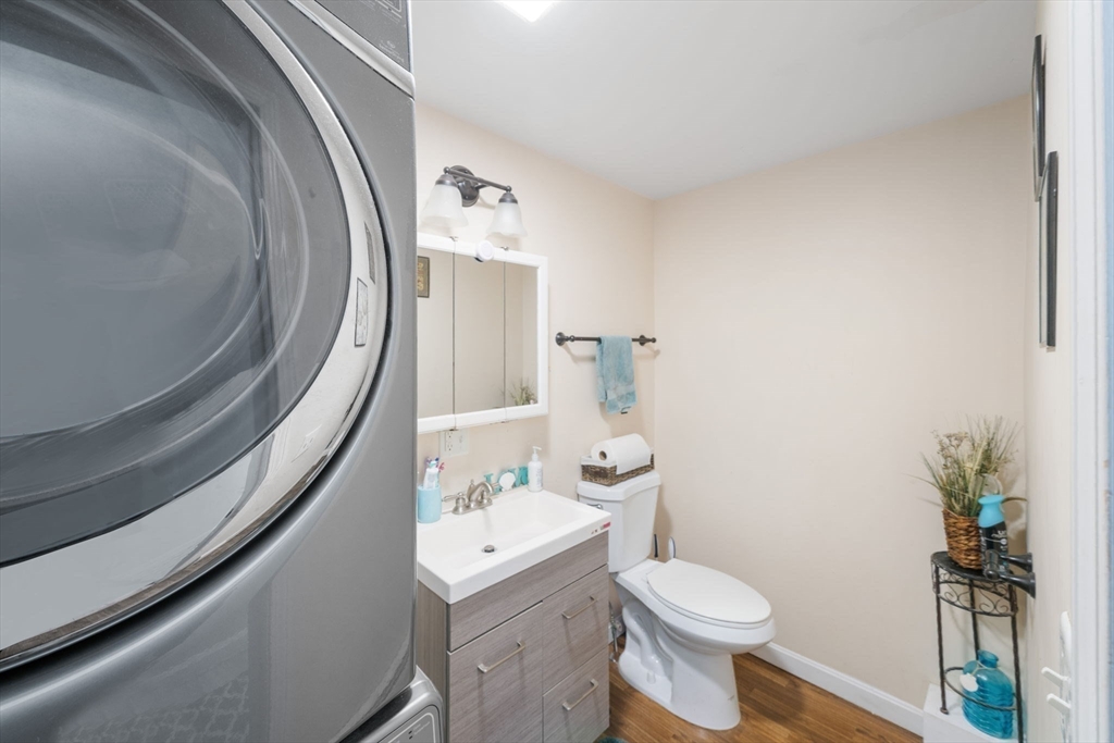 231 Pleasant Street Property Photo 12