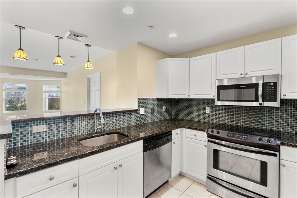 10 Seaport Dr # 2411 Property Photo 10