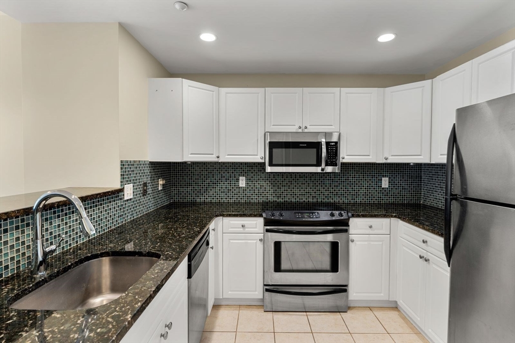 10 Seaport Dr # 2411 Property Photo 12