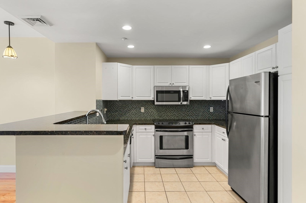 10 Seaport Dr # 2411 Property Photo 13
