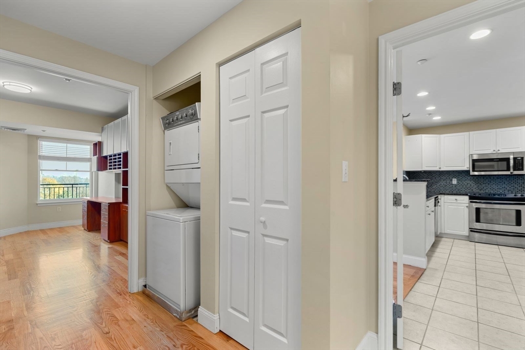 10 Seaport Dr # 2411 Property Photo 15