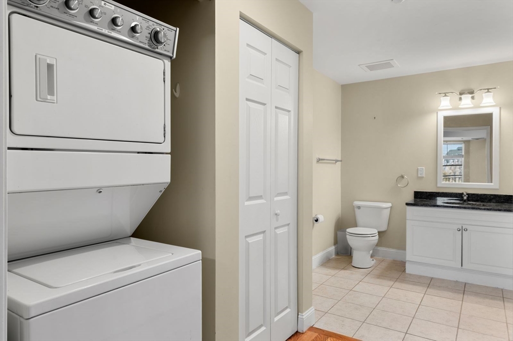 10 Seaport Dr # 2411 Property Photo 20