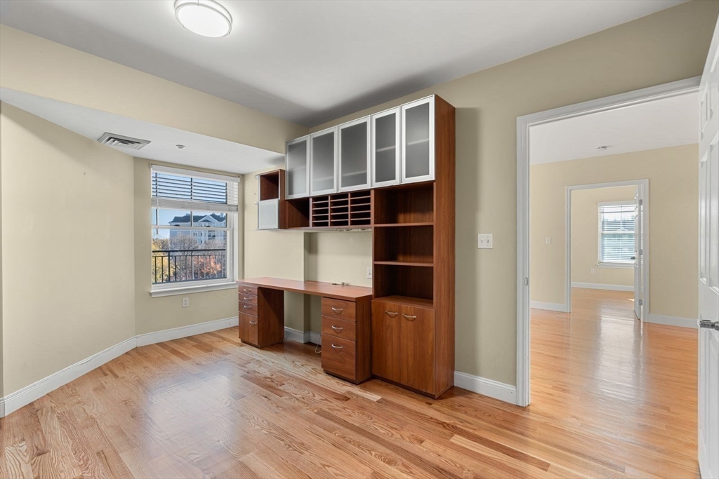 10 Seaport Dr # 2411 Property Photo 22