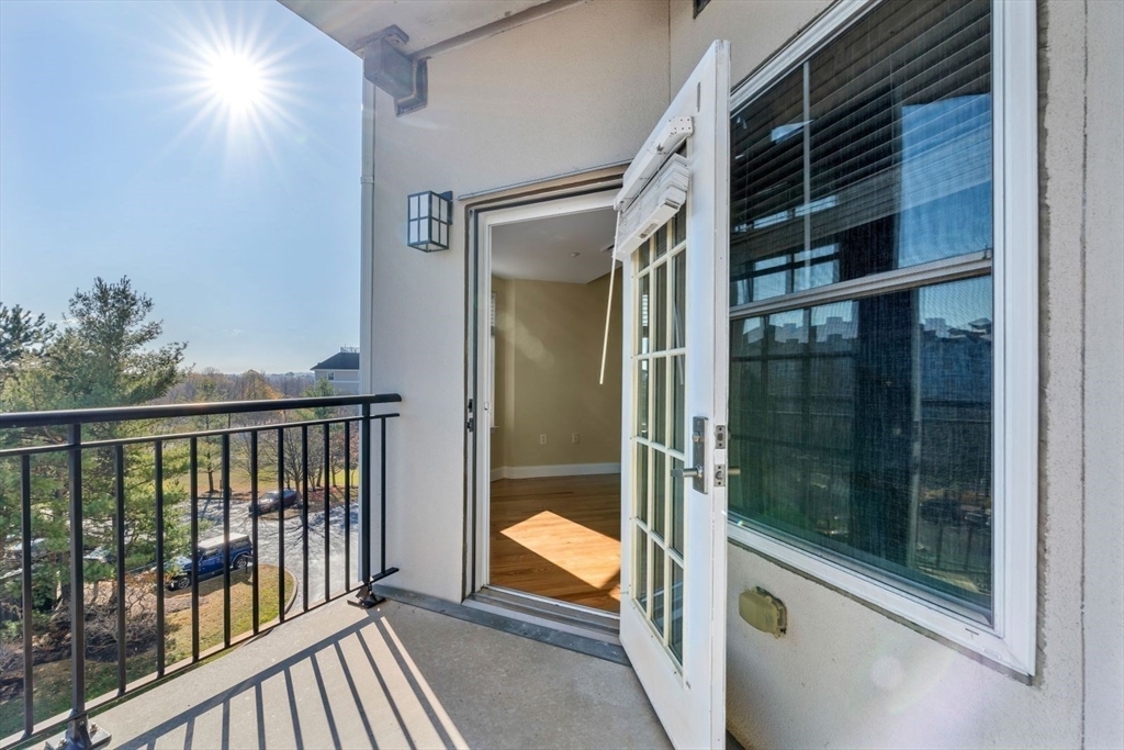 10 Seaport Dr # 2411 Property Photo 24