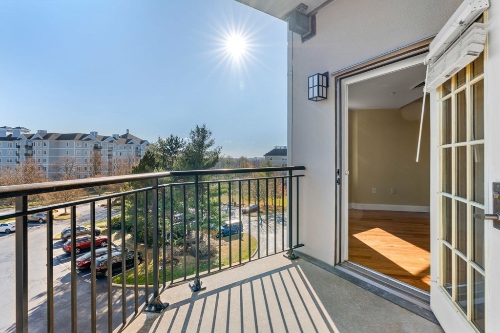 10 Seaport Dr # 2411 Property Photo 25