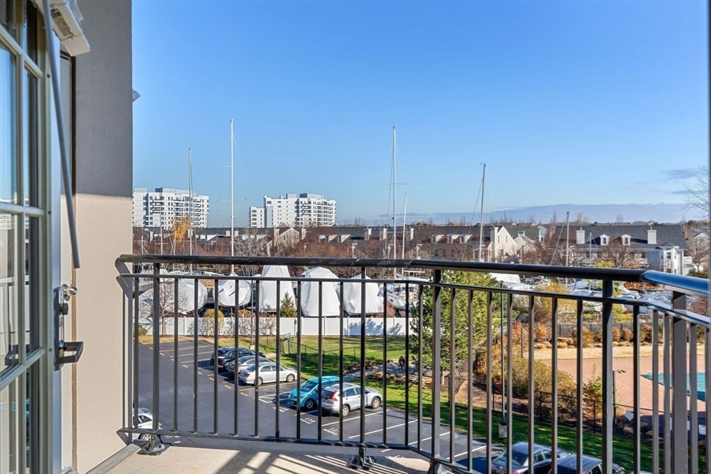 10 Seaport Dr # 2411 Property Photo 26