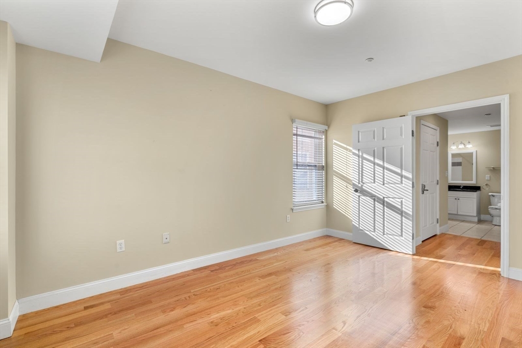 10 Seaport Dr # 2411 Property Photo 32