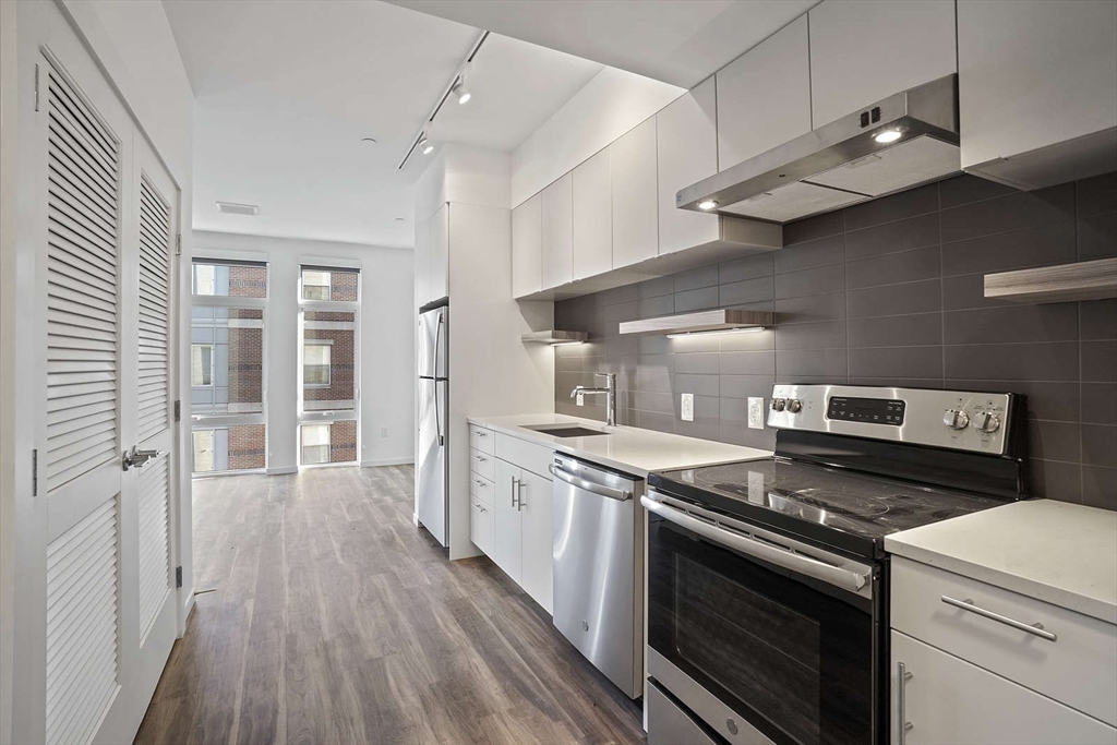839 Beacon Street # 409 Property Photo 2