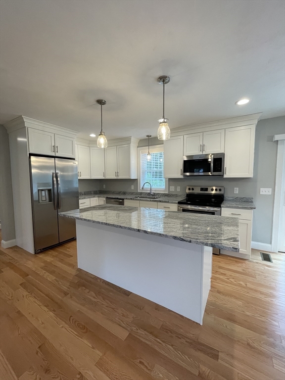 200 Pine St Property Photo 6