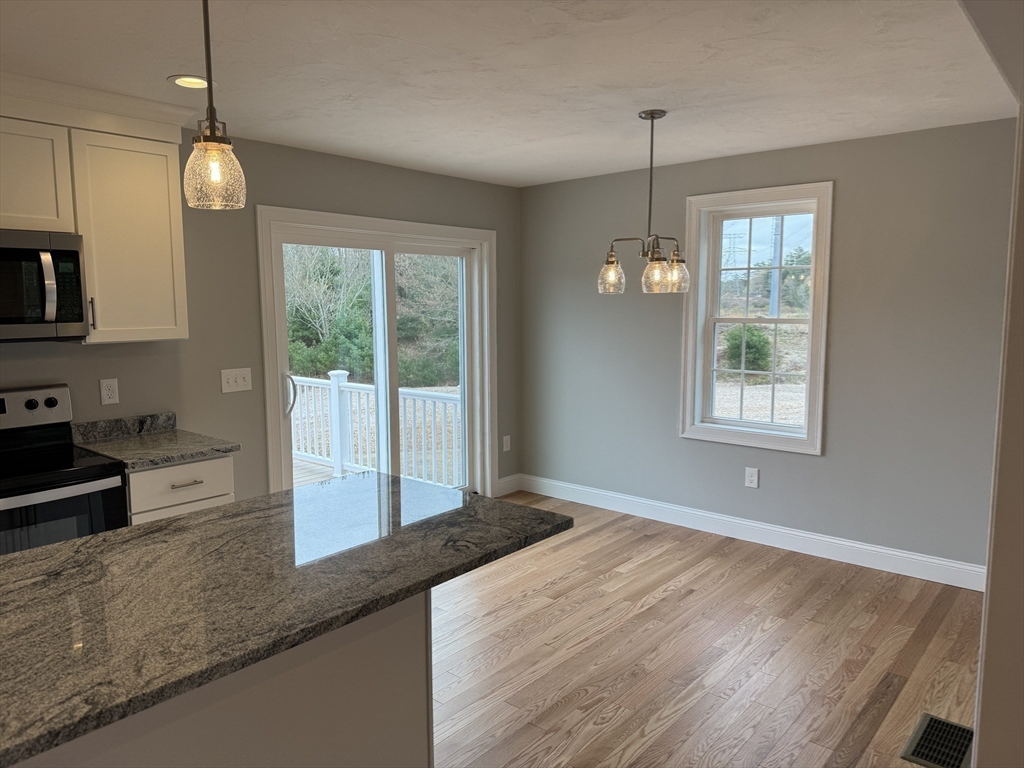 200 Pine St Property Photo 15
