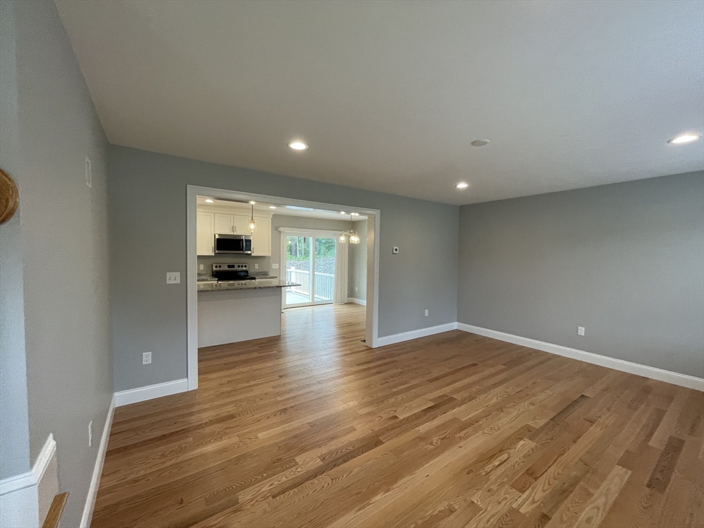 200 Pine St Property Photo 16