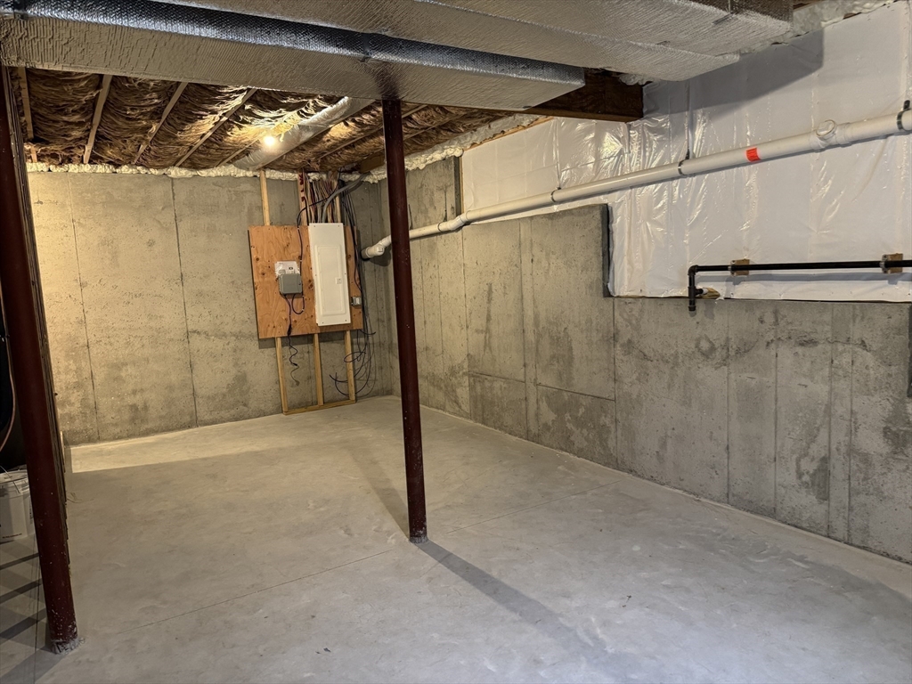 200 Pine St Property Photo 37