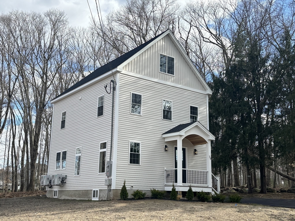 76 Farm St Property Photo
