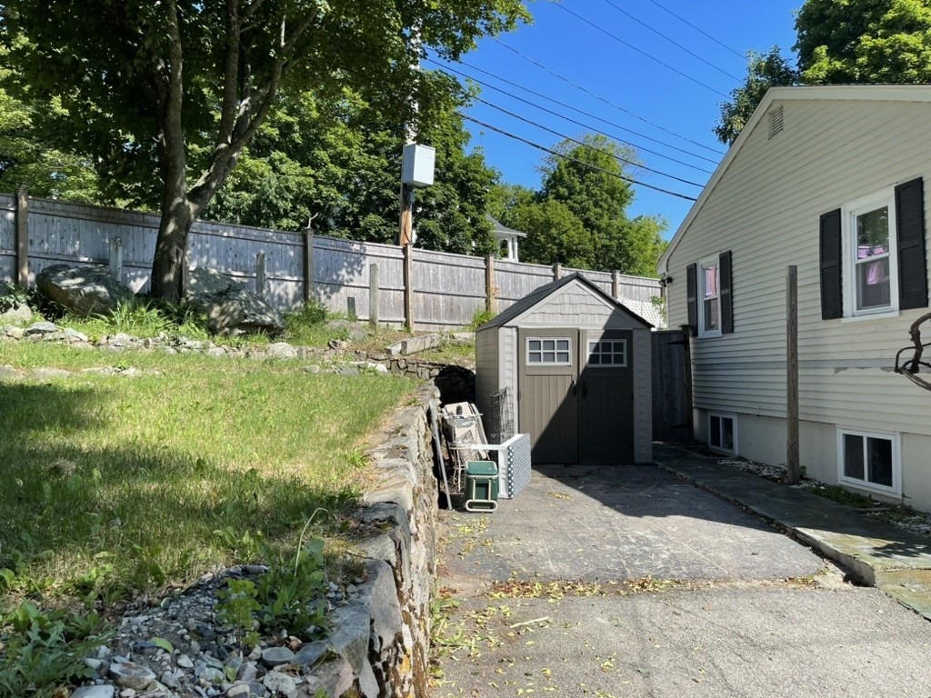 5 Elm Ave # B Property Photo 8