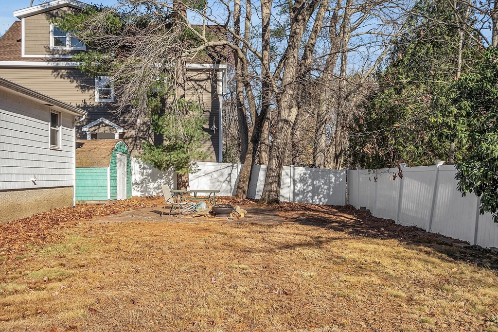 33 Rockwood Rd Property Photo 3