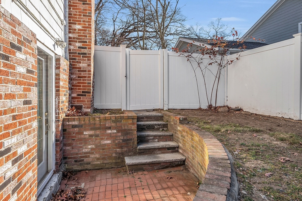 33 Rockwood Rd Property Photo 4