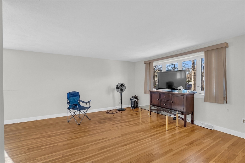 33 Rockwood Rd Property Photo 6