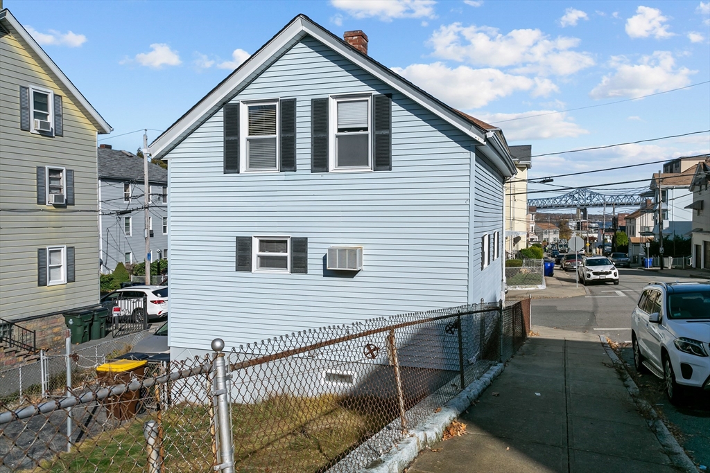 203 Division St Property Photo 20