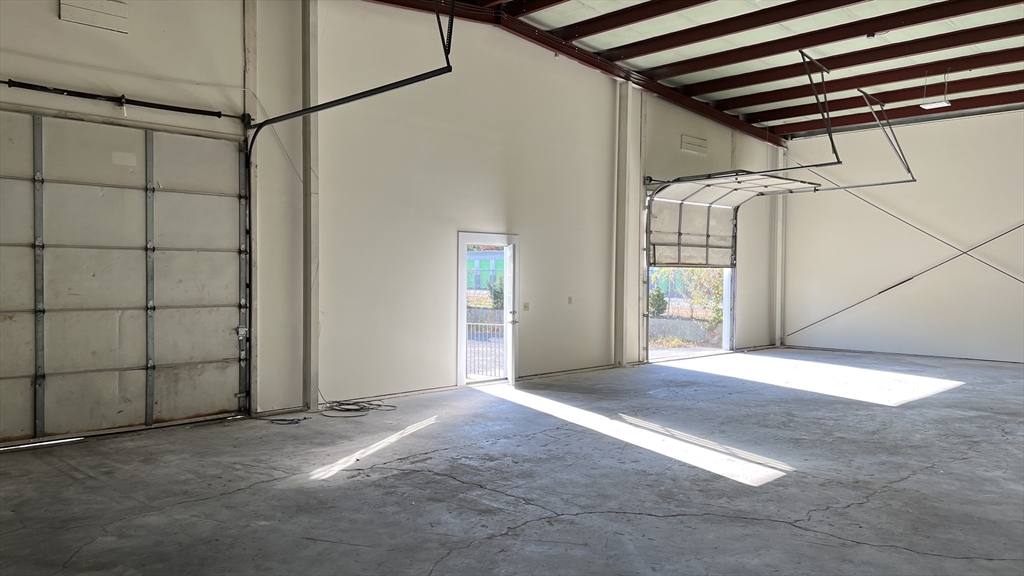 20 Commerce Park Rd Property Photo 6