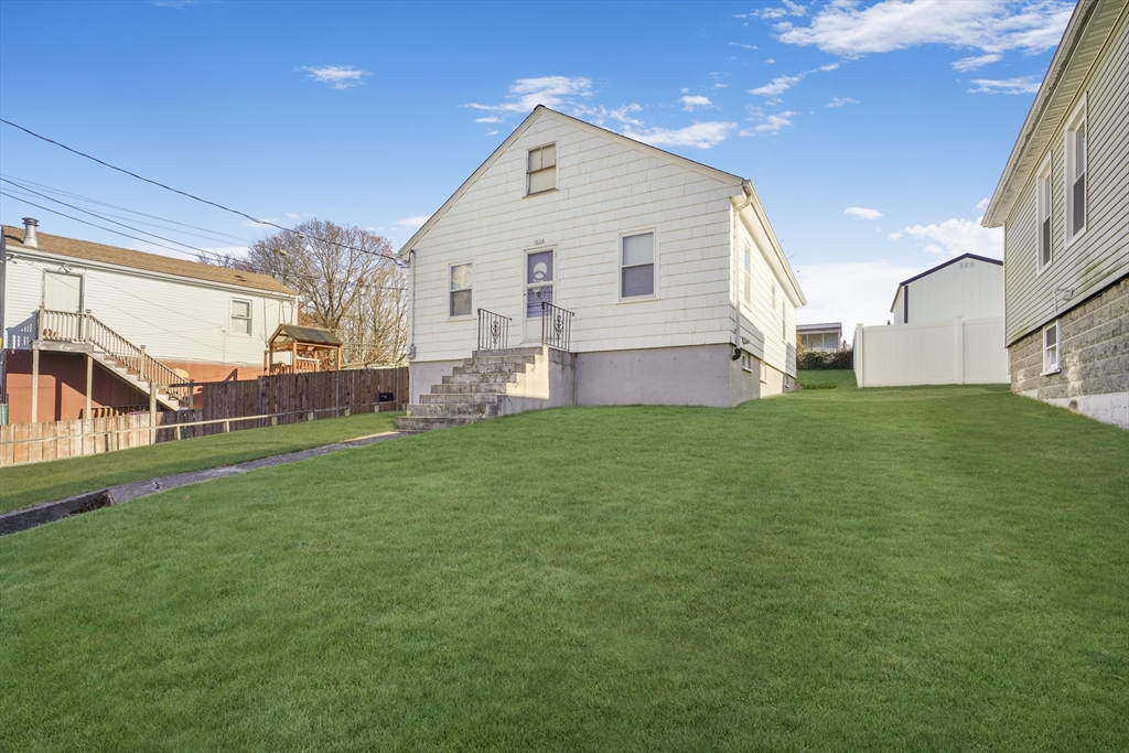 1688 Bay St Property Photo 5