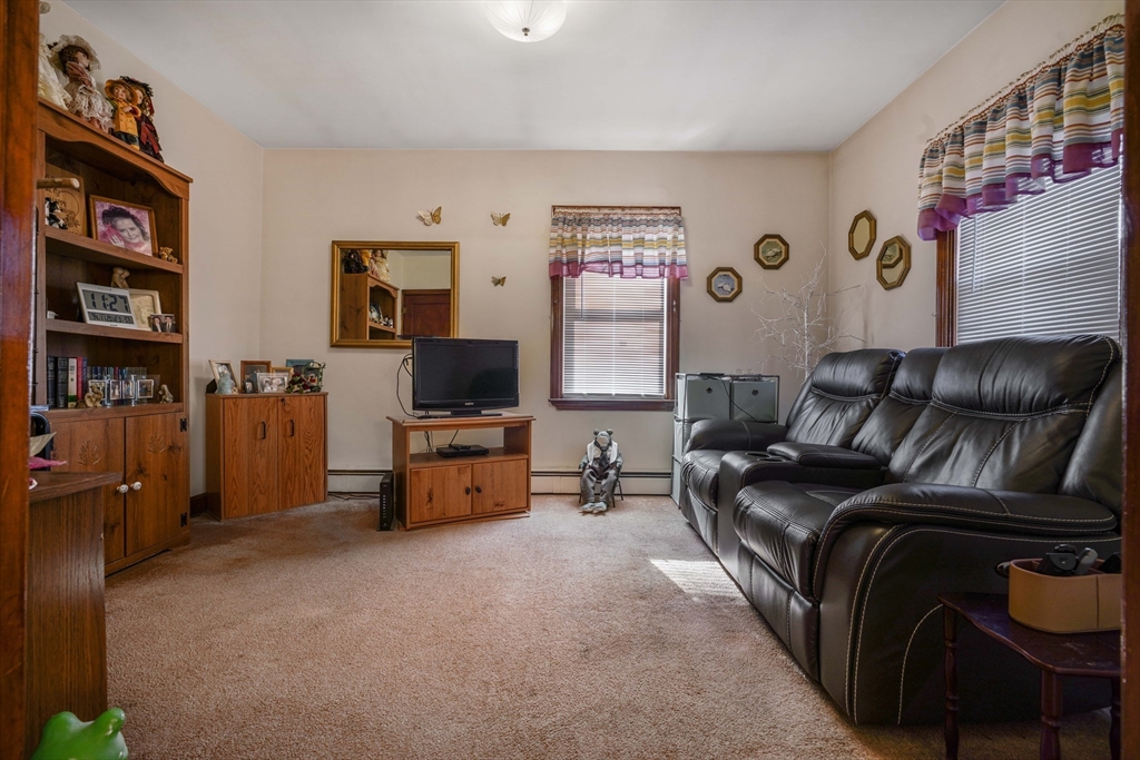 1688 Bay St Property Photo 17