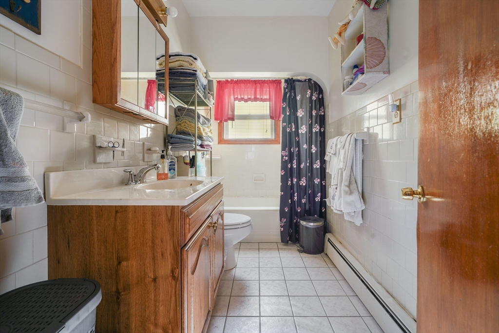 1688 Bay St Property Photo 25