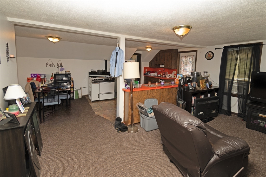 294 E Main St Property Photo 15