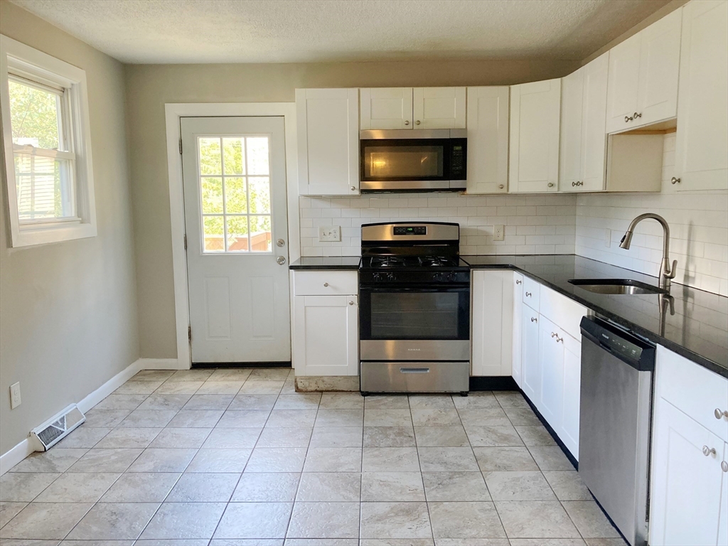 109 Armiston Street Property Photo 4