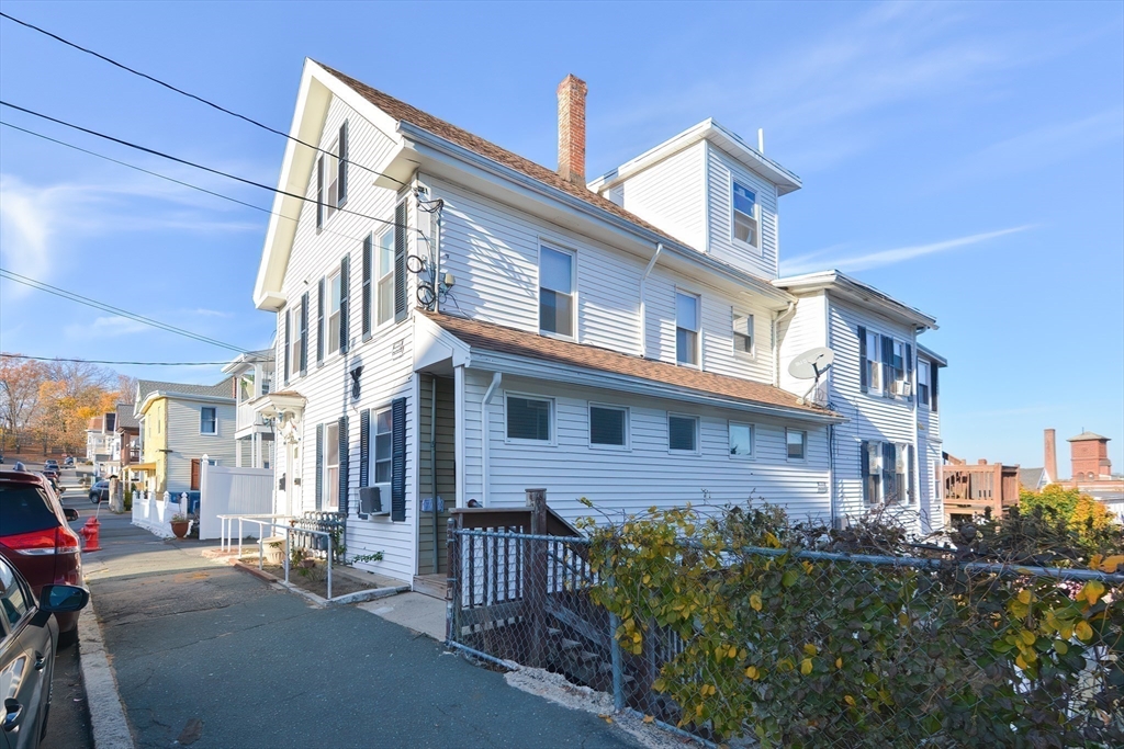 7 Forest St Property Photo 2