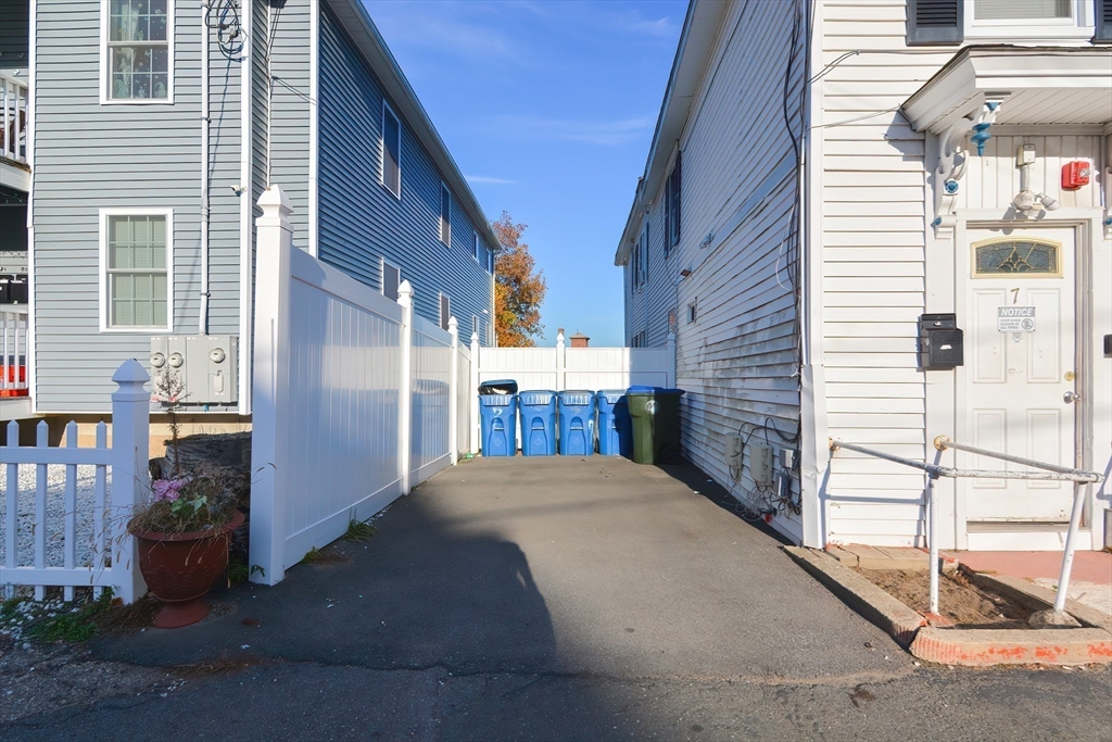 7 Forest St Property Photo 3