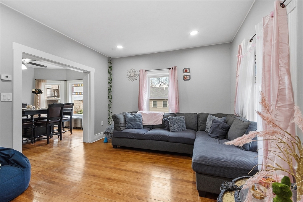 9 Portland St Property Photo 7