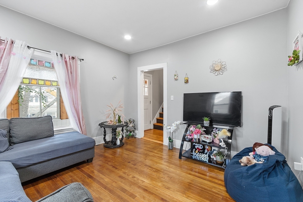 9 Portland St Property Photo 9