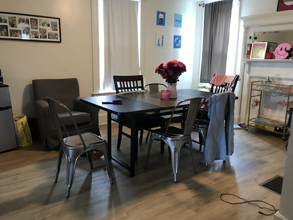 79 Cushing St Property Photo 2