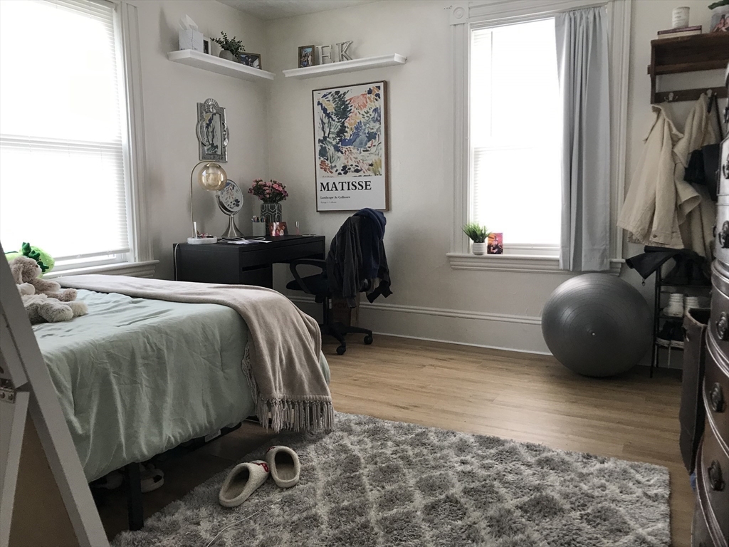 79 Cushing St Property Photo 4