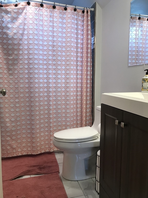79 Cushing St Property Photo 8