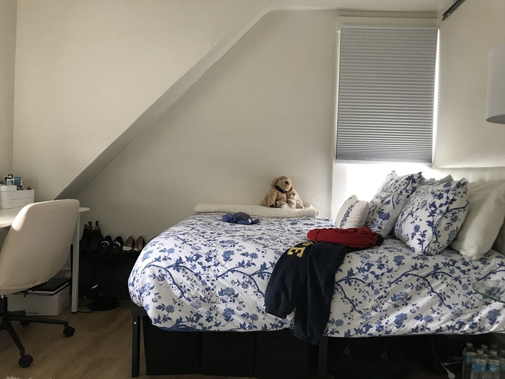 79 Cushing St Property Photo 9