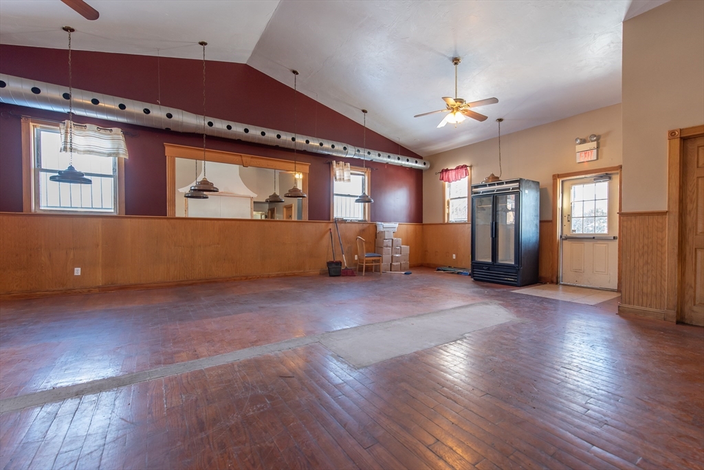 420 Social Property Photo 15