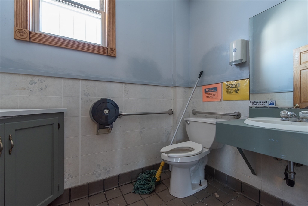420 Social Property Photo 17