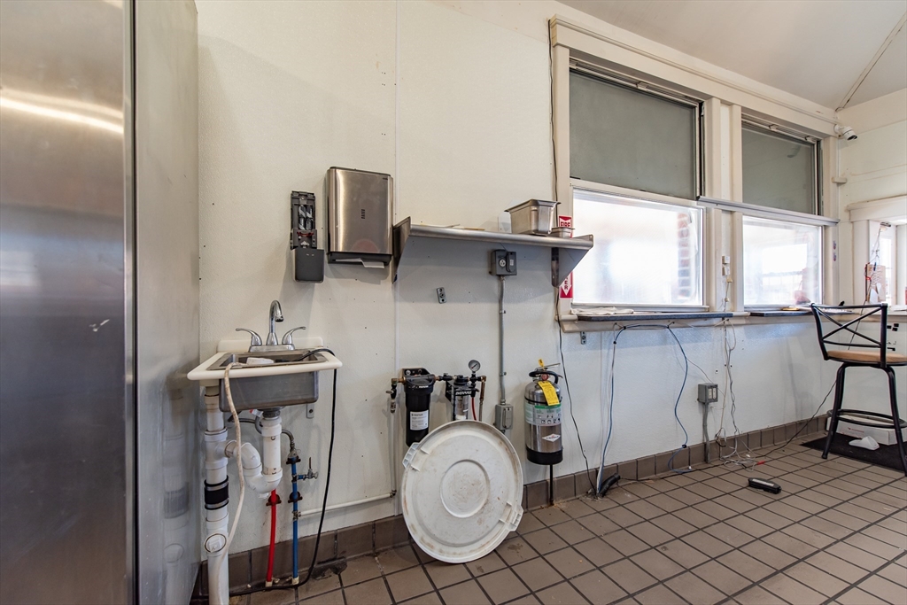420 Social Property Photo 23